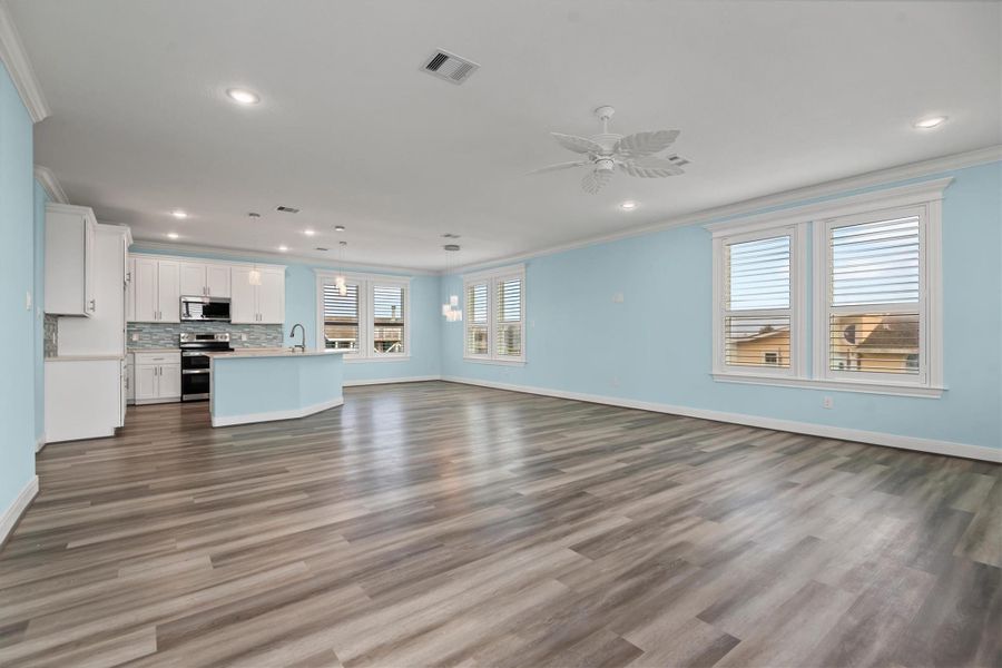 Great room open to kitchen and breakfast room