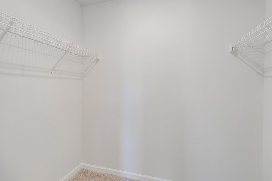 Spacious, unfurnished interior of a new home in Astoria, Columbia (Image 23).