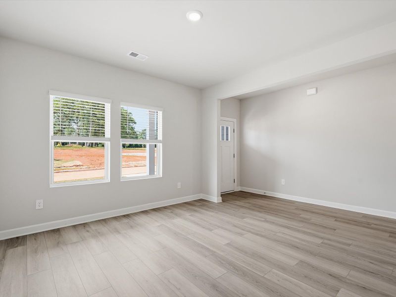 Spacious, unfurnished interior of a new home in Southwell Commons, Anderson (Image 9).