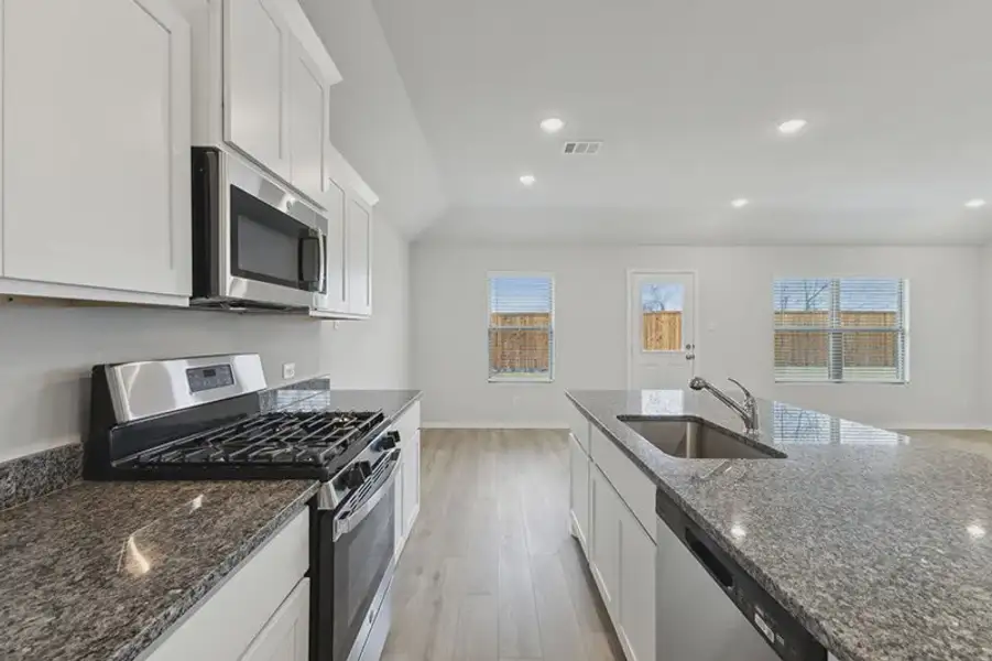 Furnished interior view inside a new home in Rolling Ridge, Van Alstyne (Image 6).