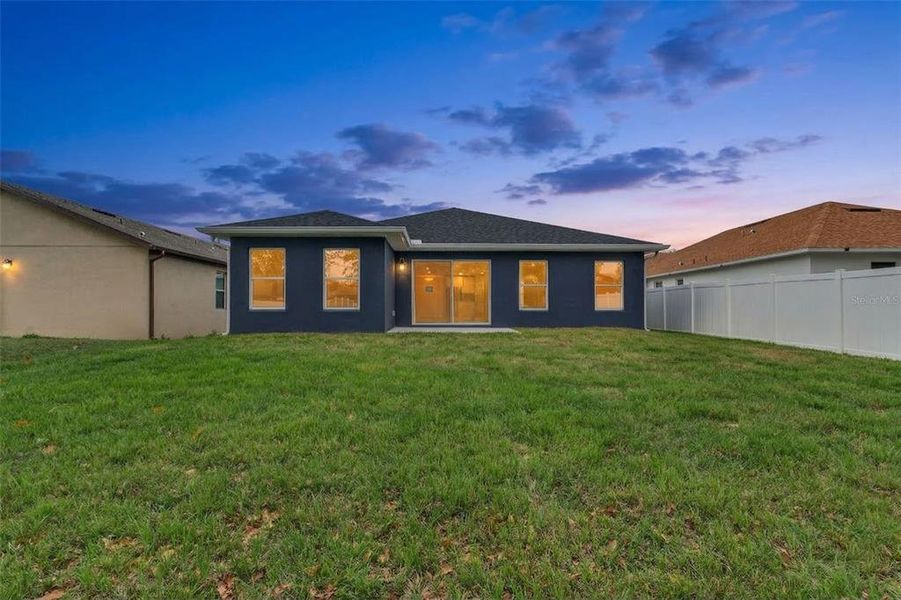 Exterior details and patio area of a home in , Orlando (Image 29).