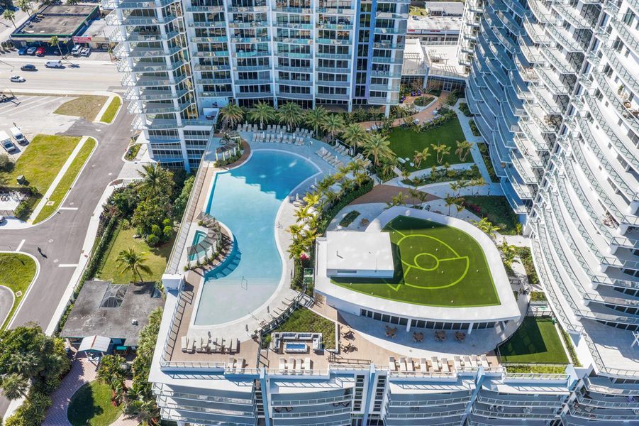 Nautilus 220/6th Floor Pool Deck Nautilus 220/6th Floor Pool Deck