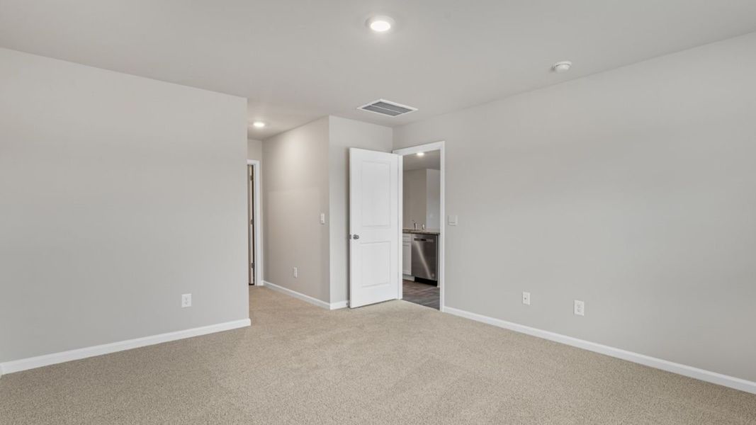 Spacious, unfurnished interior of a new home in Bynum Farms, Farmville (Image 22).