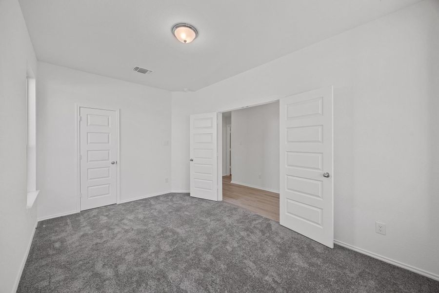 Spacious, unfurnished interior of a new home in Sonterra - Cool Water, Jarrell (Image 28).