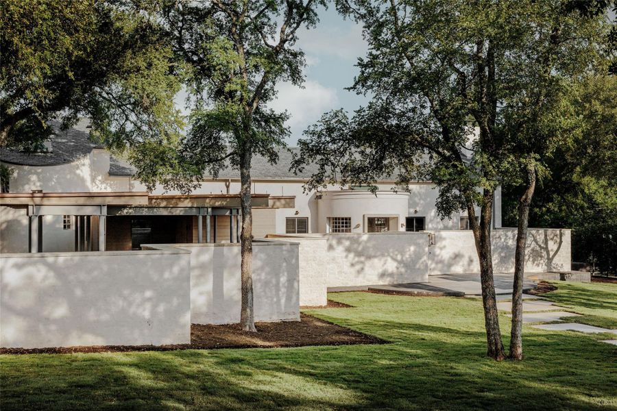 Exterior details and patio area of a home in , Austin (Image 23).