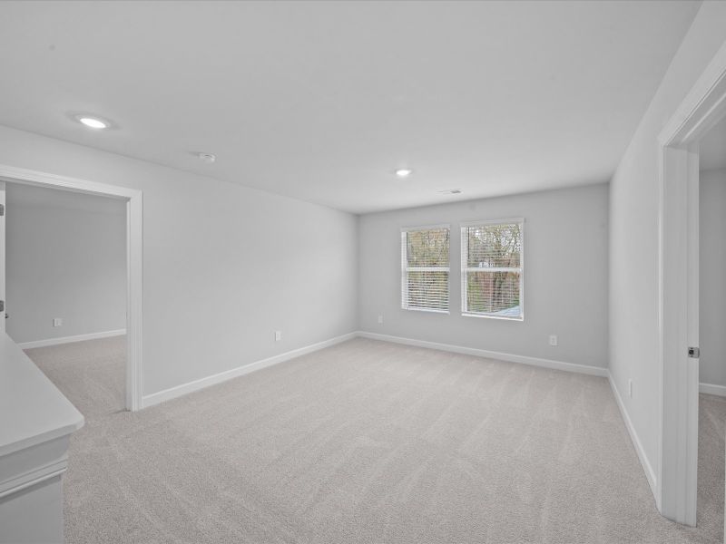 Spacious, unfurnished interior of a new home in Shiloh Valley, Piedmont (Image 13).