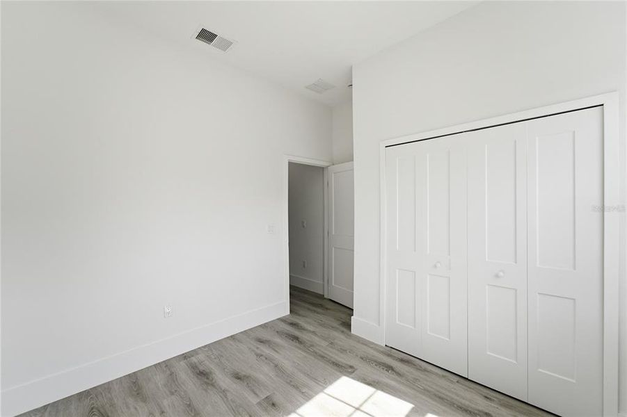 Spacious, unfurnished interior of a new home in , Dunnellon (Image 29).