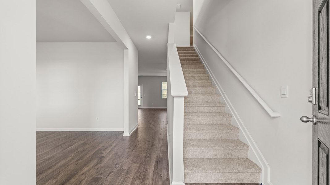 Spacious, unfurnished interior of a new home in Captain's Corner, Grovetown (Image 33).