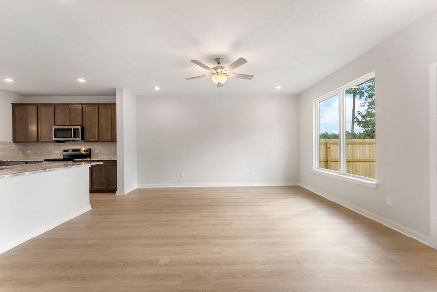 Spacious, unfurnished interior of a new home in Sterling Ridge, Huntsville (Image 9). Spacious, unfurnished interior of a new home in Sterling Ridge, Huntsville (Image 9).