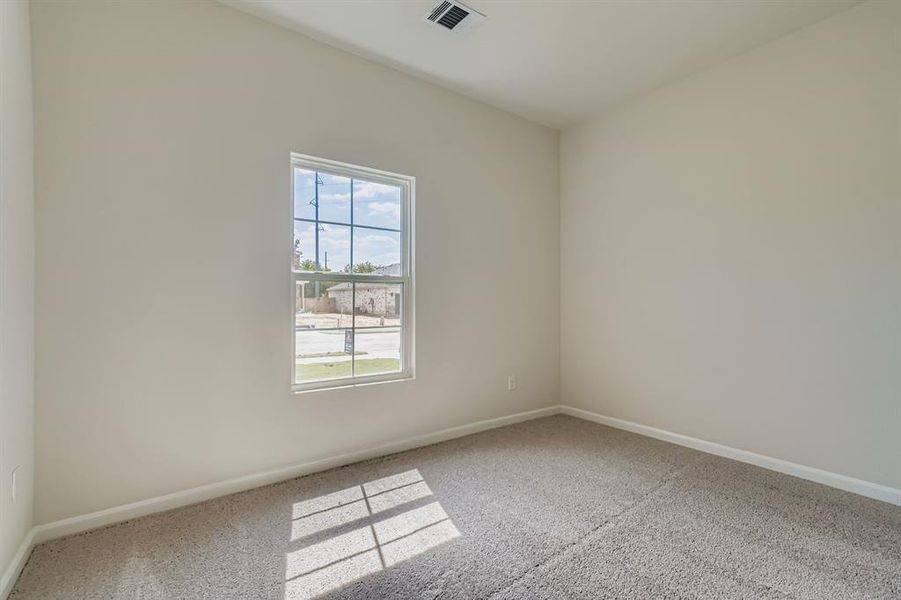 Spacious, unfurnished interior of a new home in Sperling Farms, Ferris (Image 10).