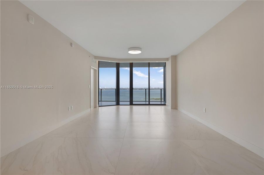 Spacious, unfurnished interior of a new home in , Miami (Image 33).