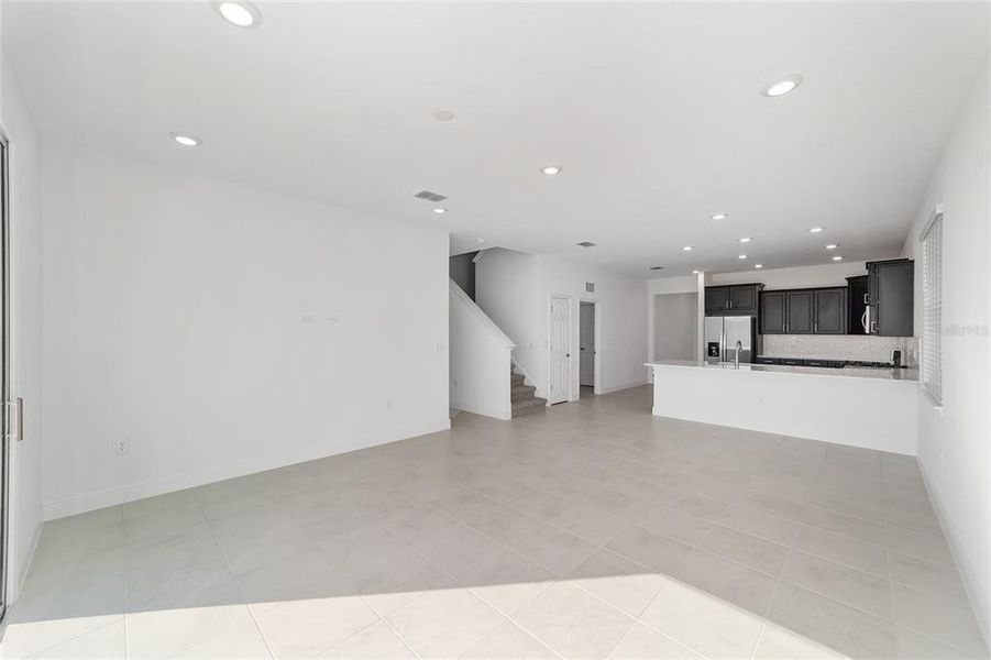 Spacious, unfurnished interior of a new home in Calesa Township, Ocala (Image 31).