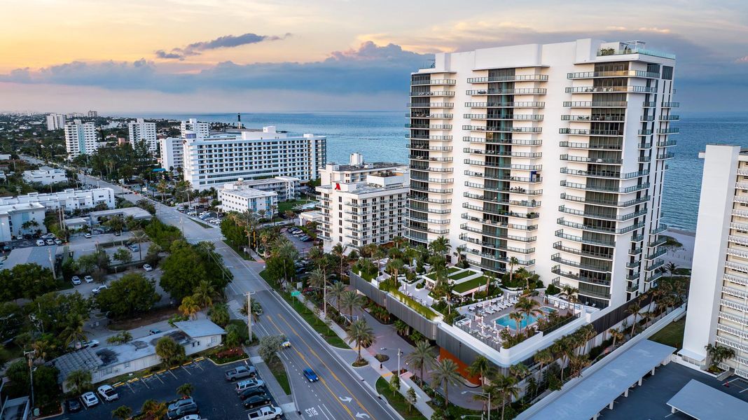 Condo located in Pompano Beach, FL showcasing its design and architecture (Image 27).