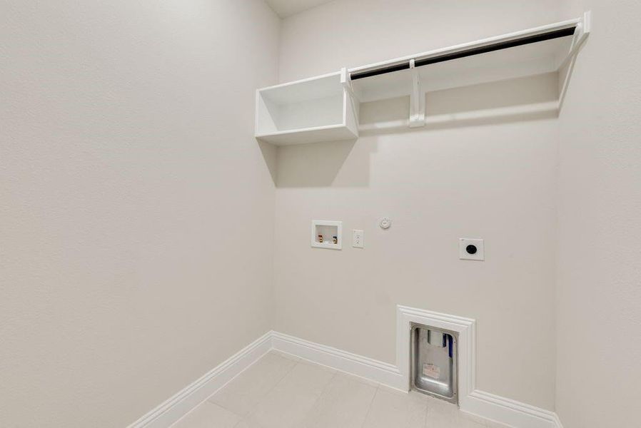 Spacious, unfurnished interior of a new home in Spiritas Ranch, Little Elm (Image 23).