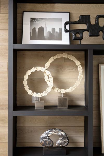 Representative interior finishes for a home built from the McKinney by Tri Pointe Homes in Lariat, Liberty Hill (Image 24).