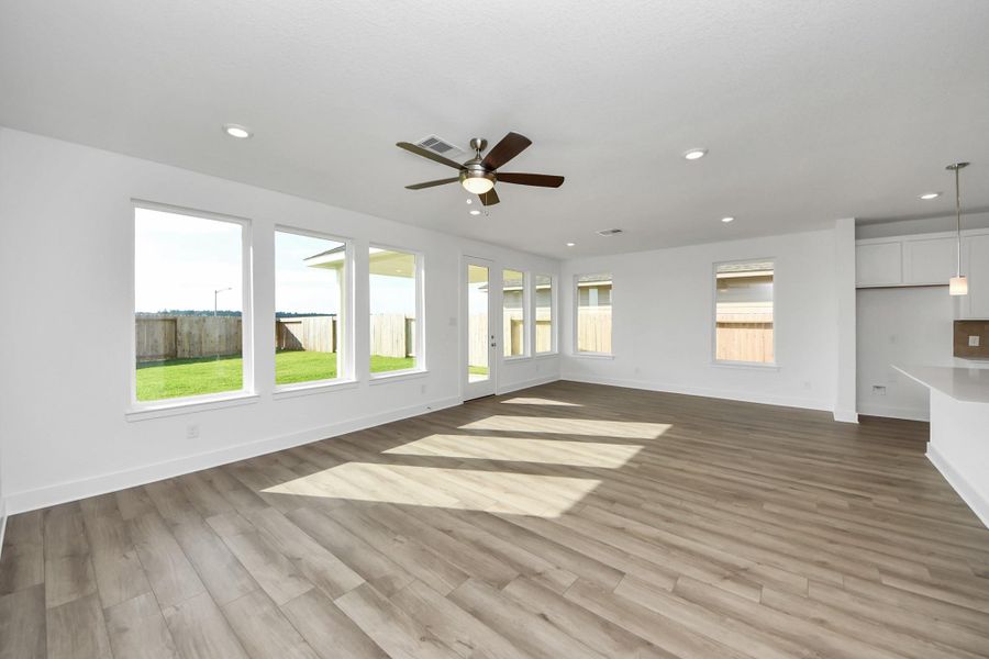 Spacious, unfurnished interior of a new home in The Canopies, Splendora (Image 17).