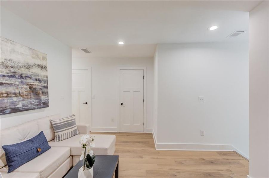 Furnished interior view inside a new home in , Jefferson (Image 12).