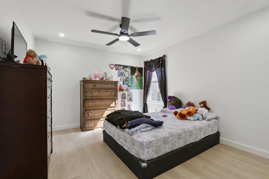 Furnished interior view inside a new home in , Dale (Image 18).