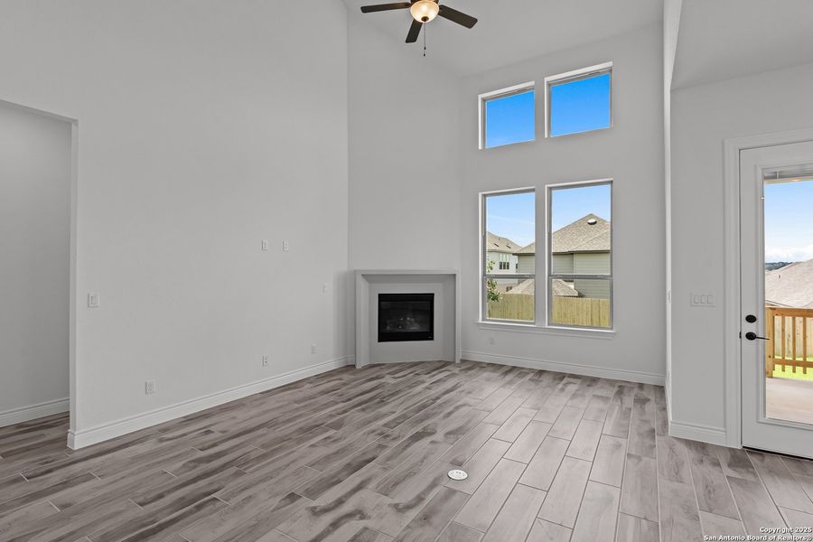 Spacious, unfurnished interior of a new home in Bison Ridge, San Antonio (Image 30). Spacious, unfurnished interior of a new home in Bison Ridge, San Antonio (Image 30).