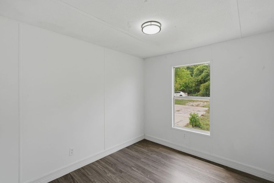 Spacious, unfurnished interior of a new home in , Riverside (Image 8).