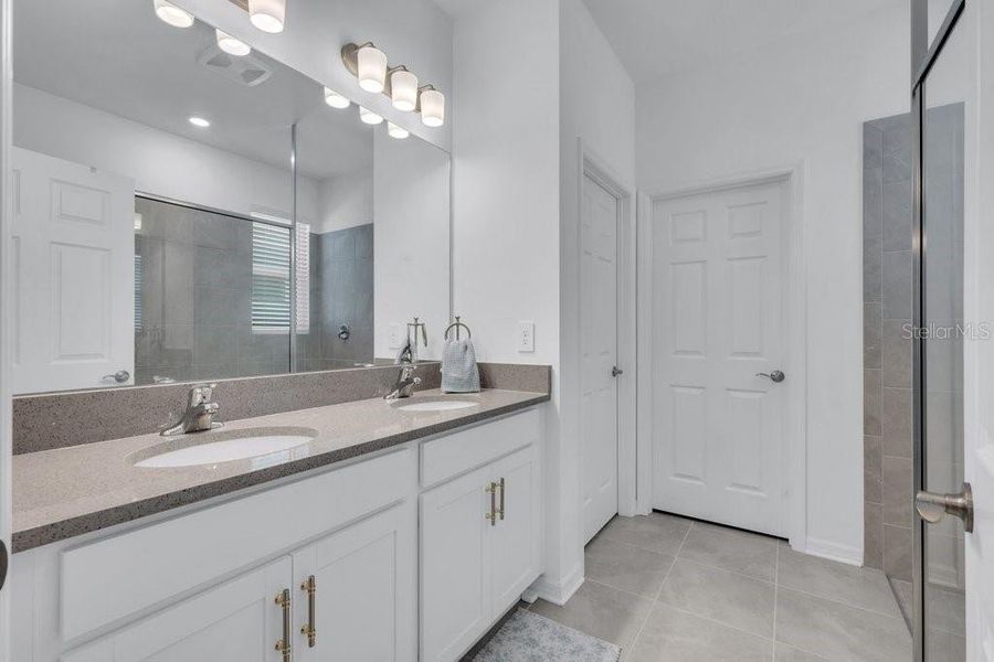 Furnished interior view inside a new home in , Sarasota (Image 18).