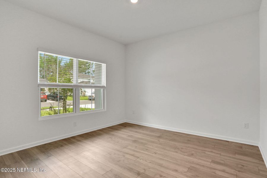 Spacious, unfurnished interior of a new home in Bellbrooke, Jacksonville (Image 51).