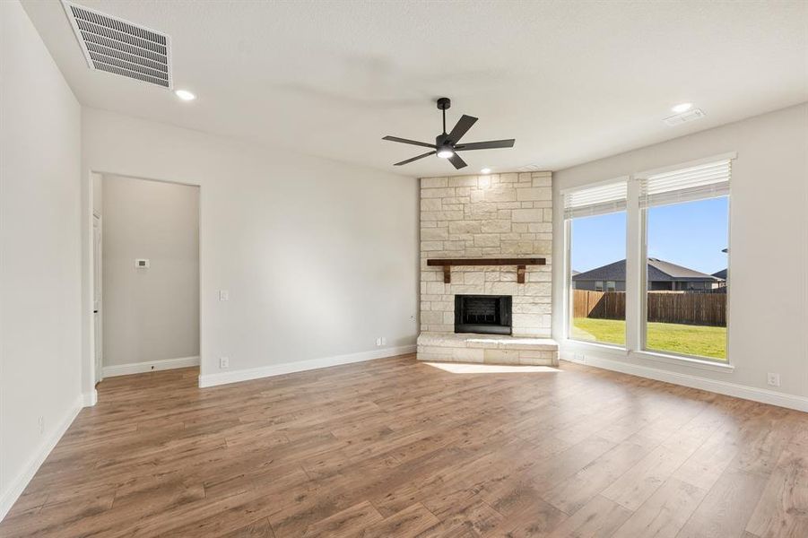 Spacious, unfurnished interior of a new home in Godley Ranch Classic, Godley (Image 16).