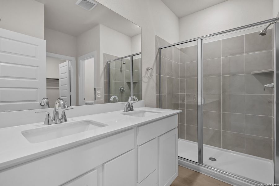 Furnished interior view inside a new home in Mesa Vista, San Antonio (Image 7).