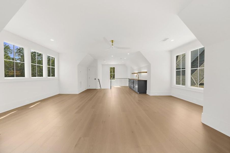 Spacious, unfurnished interior of a new home in , Alpharetta (Image 23).