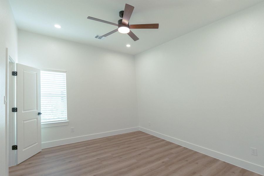 Spacious, unfurnished interior of a new home in , Houston (Image 21).