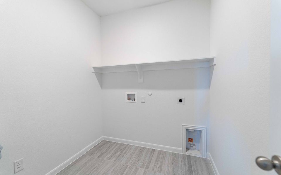 Spacious, unfurnished interior of a new home in Solterra, Mesquite (Image 35). Spacious, unfurnished interior of a new home in Solterra, Mesquite (Image 35).