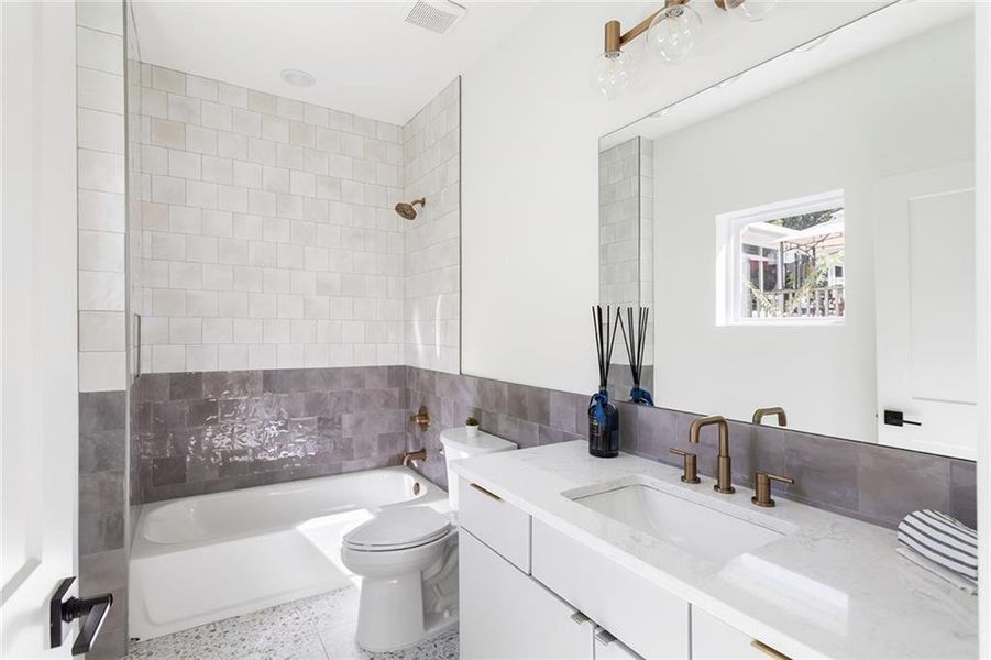 Furnished interior view inside a new home in , Atlanta (Image 63).