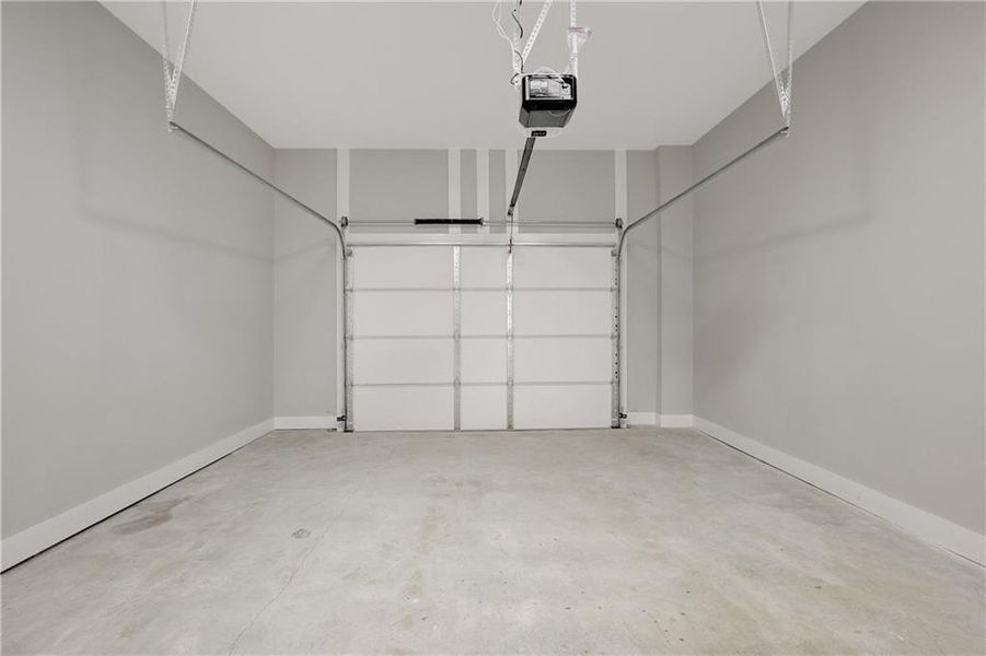 Spacious, unfurnished interior of a new home in , Atlanta (Image 21).