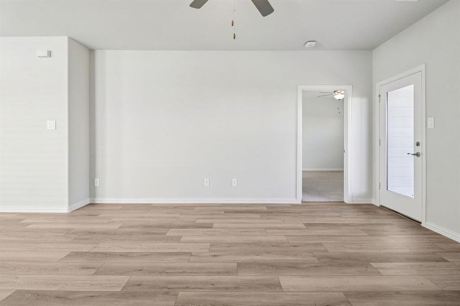 Spacious, unfurnished interior of a new home in Lakehaven - Spring Series, Farmersville (Image 31).