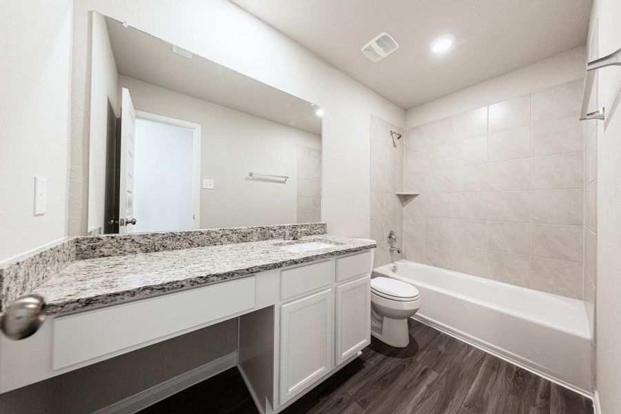 Furnished interior view inside a new home in Cliffstone Hills, Conroe (Image 8). Furnished interior view inside a new home in Cliffstone Hills, Conroe (Image 8).