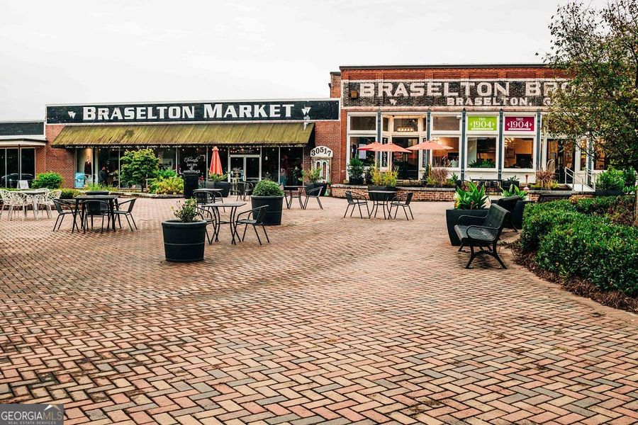 Image 114 of a home in Rosewood Lake Estates.