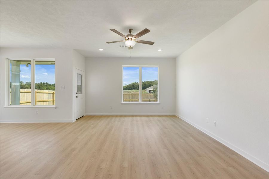 Spacious, unfurnished interior of a new home in Rockbridge East, Huntsville (Image 16). Spacious, unfurnished interior of a new home in Rockbridge East, Huntsville (Image 16).