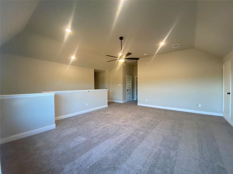 Another view of very large bonus-gameroom