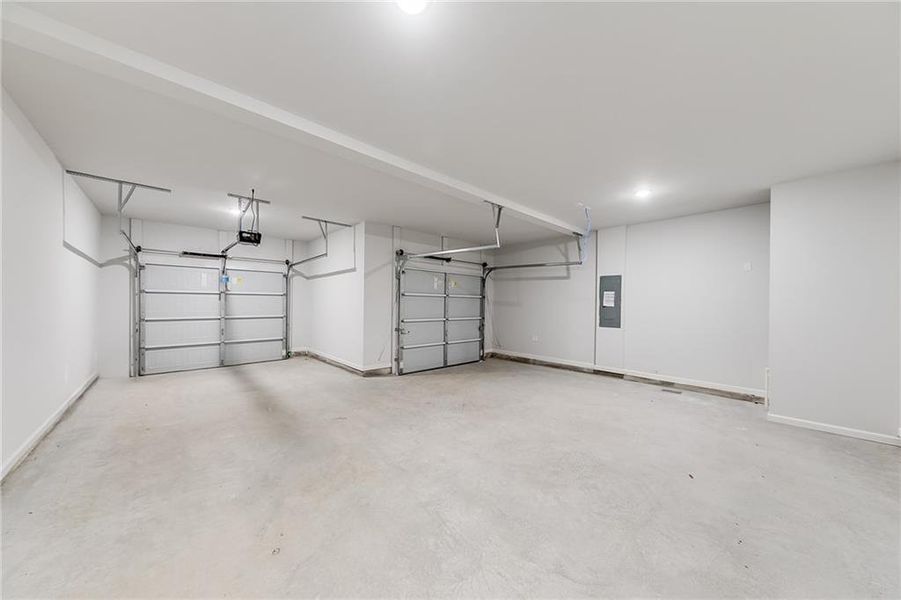 Spacious, unfurnished interior of a new home in , Homer (Image 15).