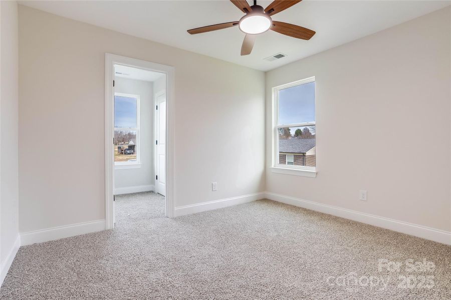 Spacious, unfurnished interior of a new home in , Kings Mountain (Image 17).