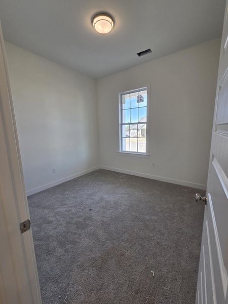 Spacious, unfurnished interior of a new home in Twin Oaks, Oakland (Image 10).