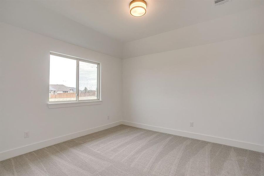 Spacious, unfurnished interior of a new home in Talon Hills, Fort Worth (Image 35).