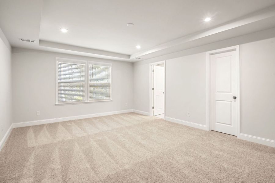 Spacious, unfurnished interior of a new home in Waterways, Richmond Hill (Image 24).