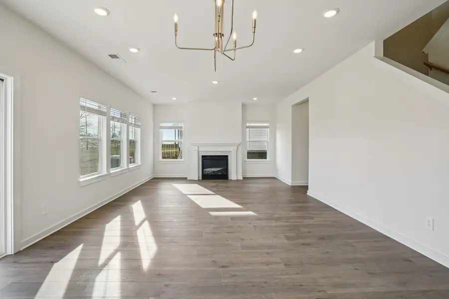 Spacious, unfurnished interior of a new home in Mansker Farms - Bronze Series, Hendersonville (Image 9).