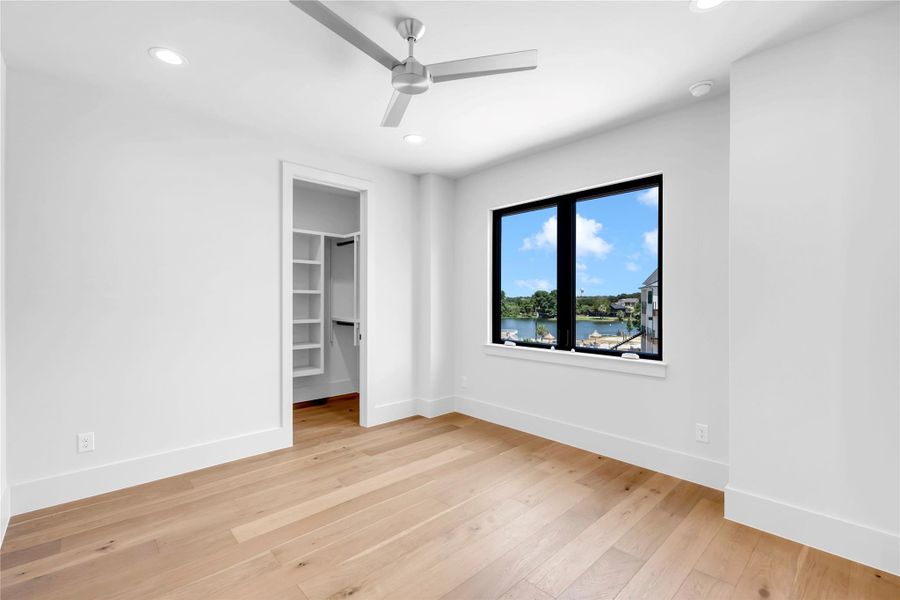 Spacious, unfurnished interior of a new home in , Marble Falls (Image 15).