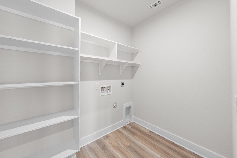 Spacious, unfurnished interior of a new home in North Point, Temple (Image 9).