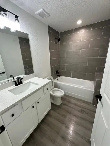 Furnished interior view inside a new home in , Dunnellon (Image 7).