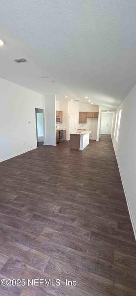 Spacious, unfurnished interior of a new home in The Arbors, Jacksonville (Image 21).