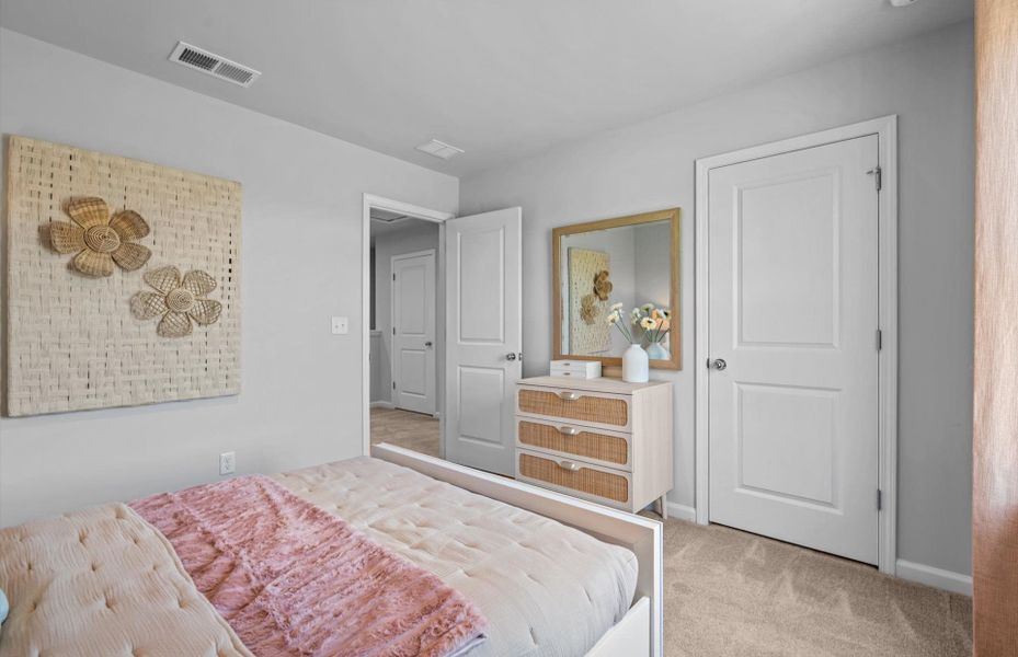 Representative furnished interior of a home built from the Longspur by Pulte Homes in Crestview, Spartanburg (Image 17).