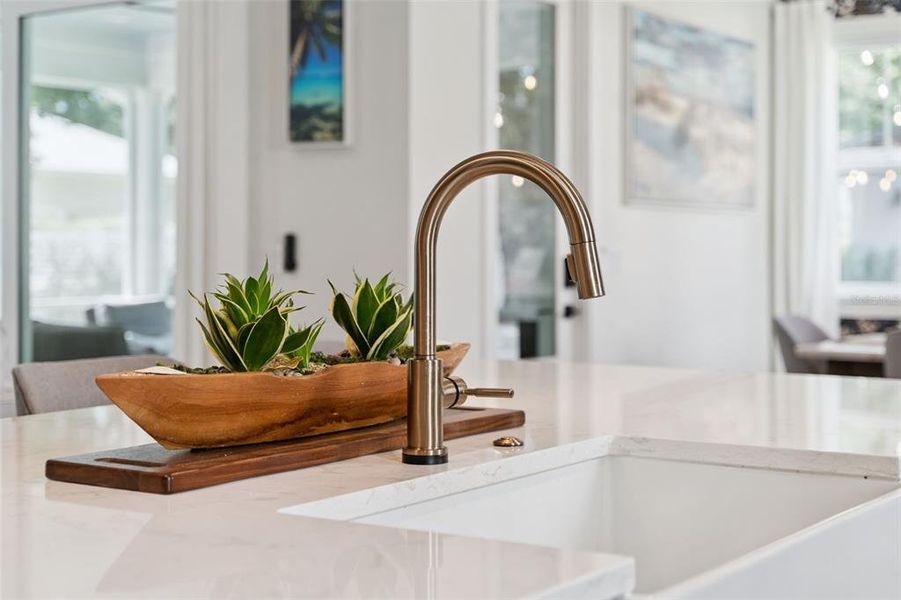 Close-up of interior finishes inside a home in Oakland Park, Winter Garden (Image 21).